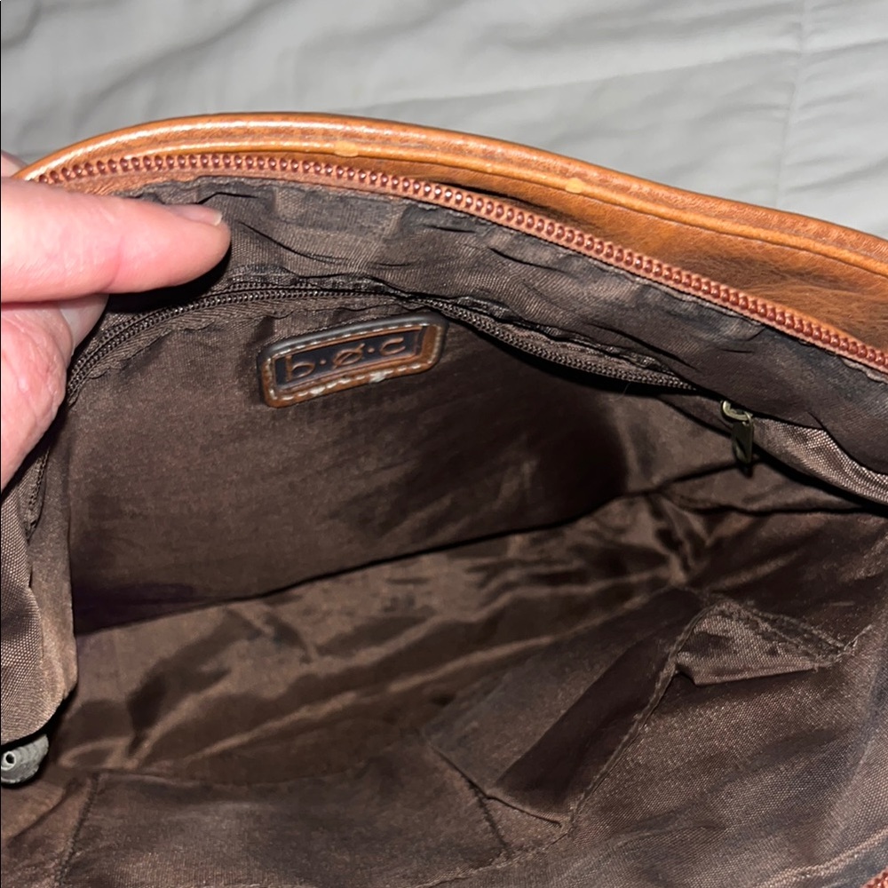 BOC BORN Brown vegan Leather Crossbody Bag EUC - Picture 9 of 11
